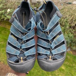 Keen Ladies Sandals Sz. 5